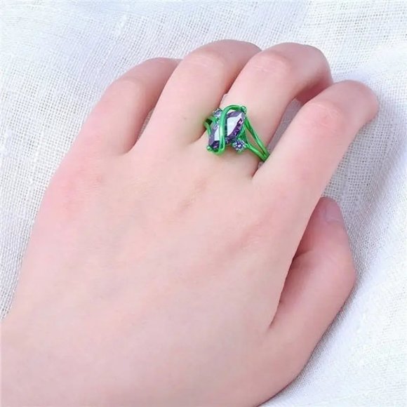 BEAUTIFUL ring for women  sz 8 green ring with purple stones  ... R56 - Picture 3 of 8